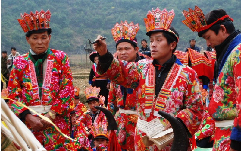 La culture de Sapa avec des récits de la vie et des traditions des ethnies des hauts plateaux du Nord 7 Ancient Rituals Showcase Sapa Heritage, A Vibrant Part Of Ethnic Traditions In Sapa