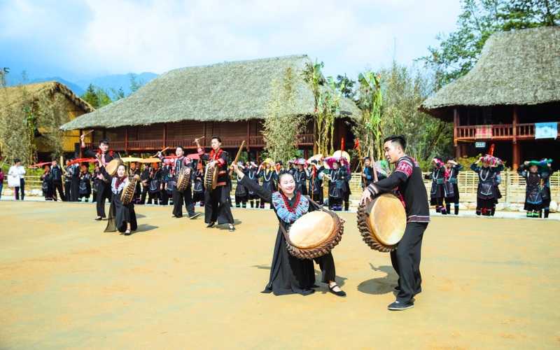 La culture de Sapa avec des récits de la vie et des traditions des ethnies des hauts plateaux du Nord 6 Vibrant Festivals Showcase Ethnic Traditions In Sapa, Reinforcing Sapa Culture