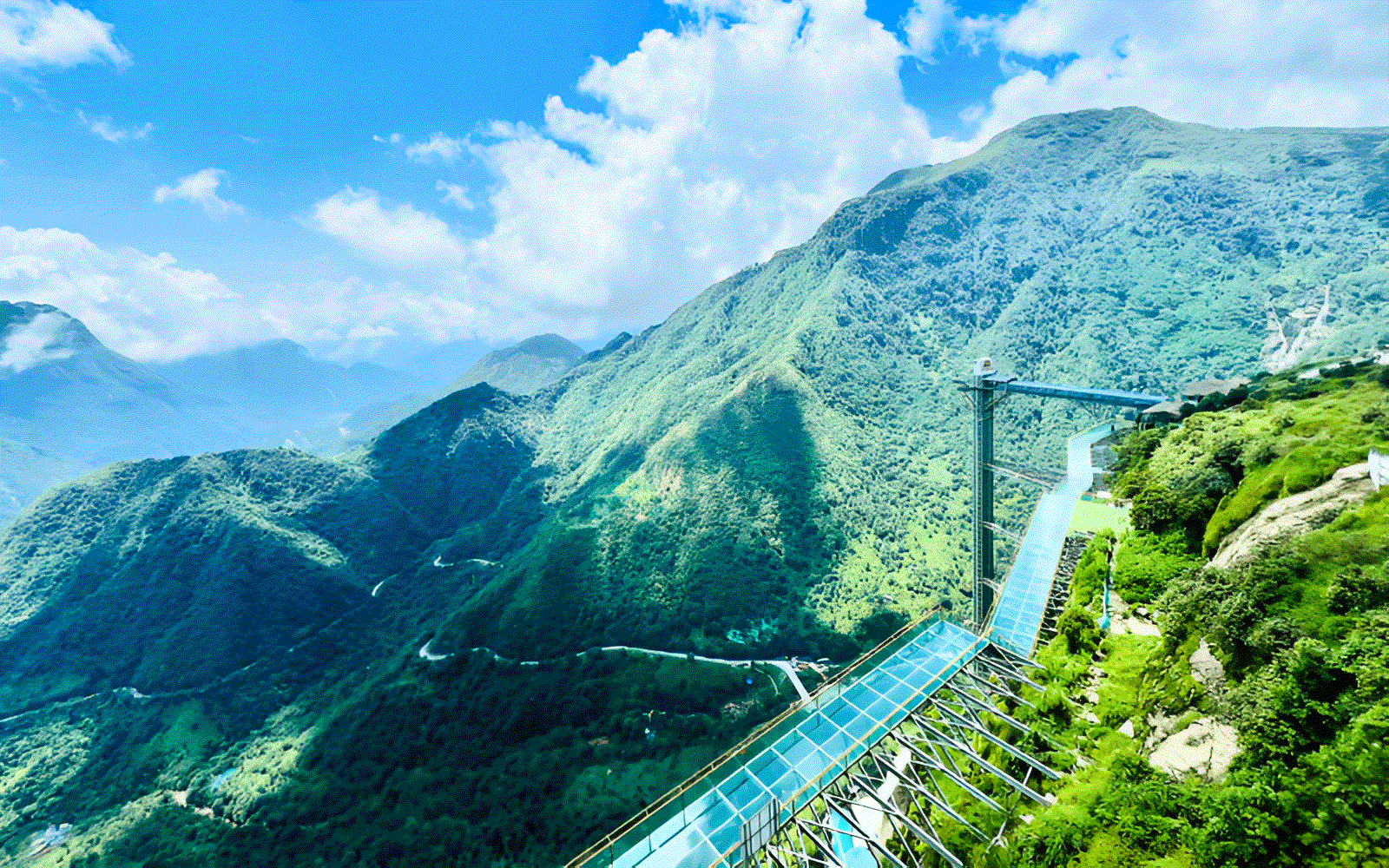 Walking On The Rong May Glass Bridge – A Daring Experience With Breathtaking Views